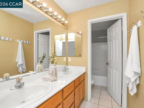 326 Liveoak Court, Martinez CA 94553