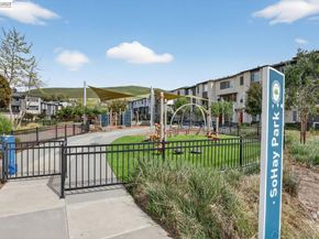 411 Rhythm Ln, Hayward CA 94544