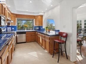 22111 Prospect St, Hayward CA 94541