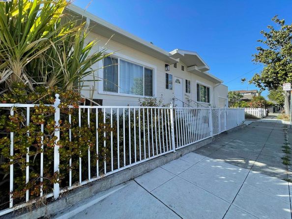 2001 11Th Ave, Oakland CA 94606