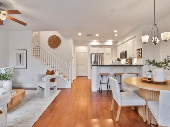 2574 Alvin St, Mountain View CA 94043