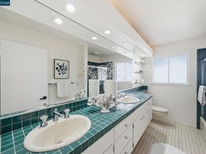 38 Vista Del Mar, Orinda CA 94563