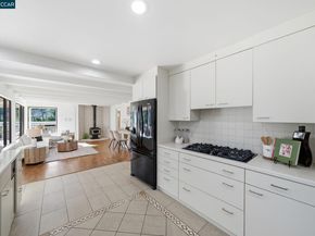 38 Vista Del Mar, Orinda CA 94563