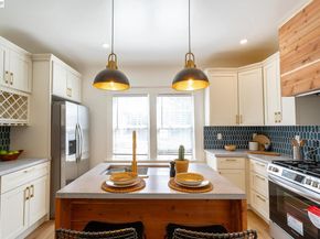 3708 Lyon Ave, Oakland CA 94601