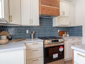 3708 Lyon Ave, Oakland CA 94601