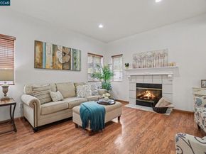 933 Country Run Dr, Martinez CA 94553