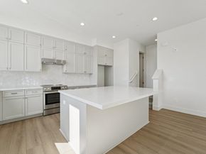 1933 Grand Street, Alameda CA 94501