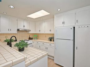 1857 Golden Rain Rd 1, Walnut Creek CA 94595