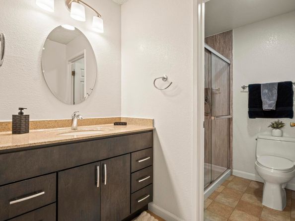 21071 Gary Dr 204, Hayward CA 94546