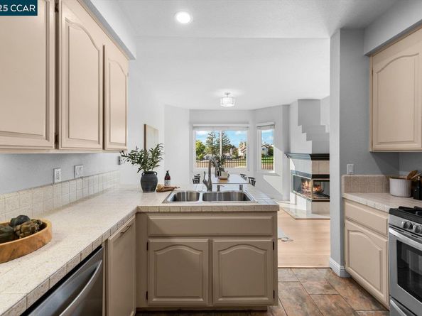 1280 Shell Cir, Clayton CA 94517