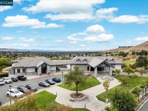 1280 Shell Cir, Clayton CA 94517