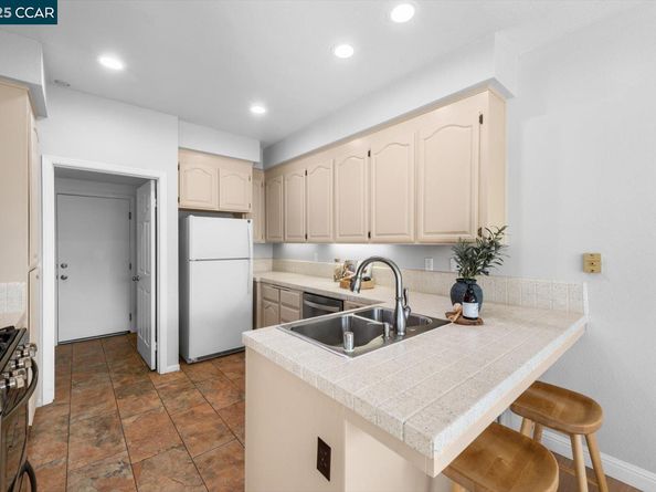 1280 Shell Cir, Clayton CA 94517