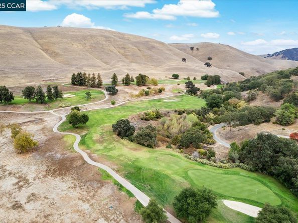 1280 Shell Cir, Clayton CA 94517