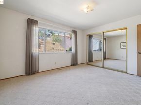 10317 Royal Oak Rd, Oakland CA 94605