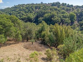 10317 Royal Oak Rd, Oakland CA 94605