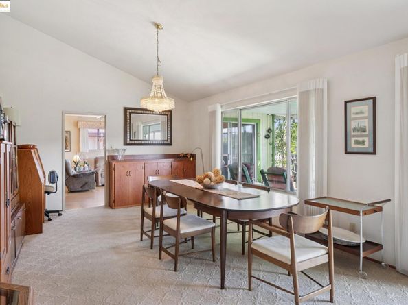 10317 Royal Oak Rd, Oakland CA 94605