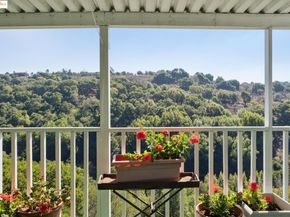 10317 Royal Oak Rd, Oakland CA 94605