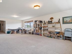 10317 Royal Oak Rd, Oakland CA 94605