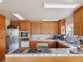 10317 Royal Oak Rd, Oakland CA 94605