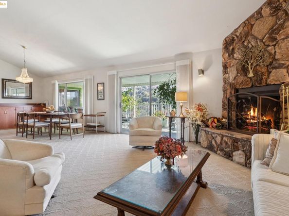 10317 Royal Oak Rd, Oakland CA 94605