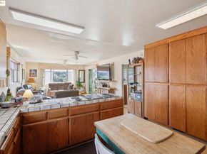 10317 Royal Oak Rd, Oakland CA 94605