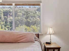 10317 Royal Oak Rd, Oakland CA 94605