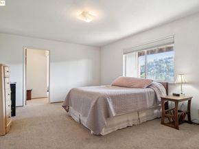 10317 Royal Oak Rd, Oakland CA 94605
