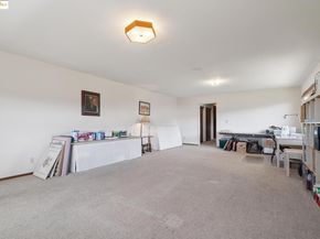 10317 Royal Oak Rd, Oakland CA 94605