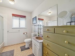 10317 Royal Oak Rd, Oakland CA 94605