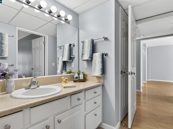 440 N Civic Dr 409, Walnut Creek CA 94596