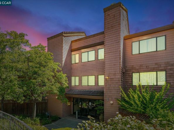 25676 University Ct 323, Hayward CA 94542