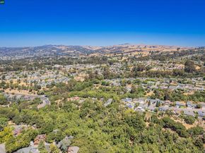 25676 University Ct 323, Hayward CA 94542