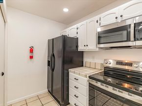 25676 University Ct 323, Hayward CA 94542