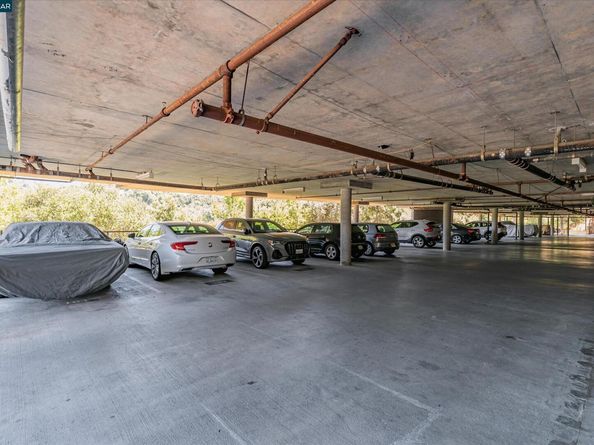 25676 University Ct 323, Hayward CA 94542