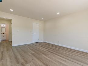 25676 University Ct 323, Hayward CA 94542