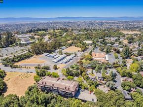 25676 University Ct 323, Hayward CA 94542