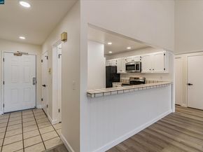 25676 University Ct 323, Hayward CA 94542