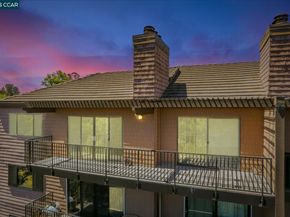 25676 University Ct 323, Hayward CA 94542