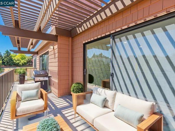 25676 University Ct 323, Hayward CA 94542