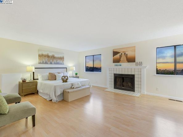 109 Oak Ct, Hercules CA 94547