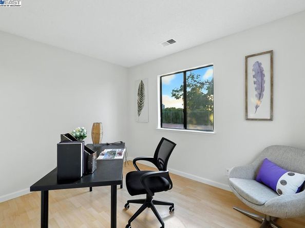 109 Oak Ct, Hercules CA 94547