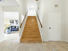 109 Oak Ct, Hercules CA 94547