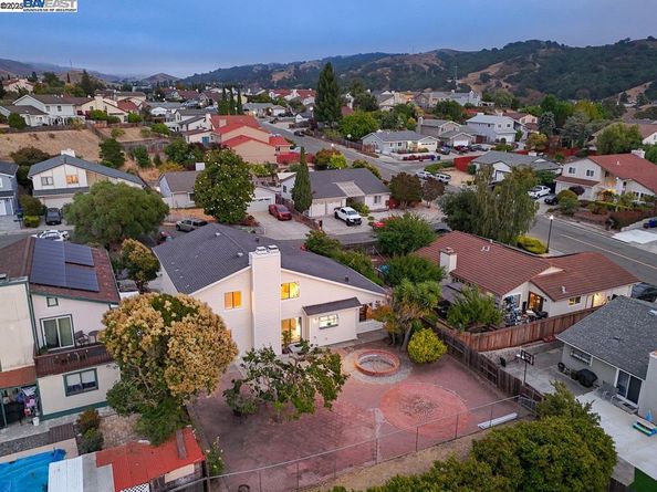 109 Oak Ct, Hercules CA 94547