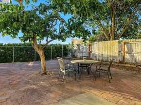 109 Oak Ct, Hercules CA 94547