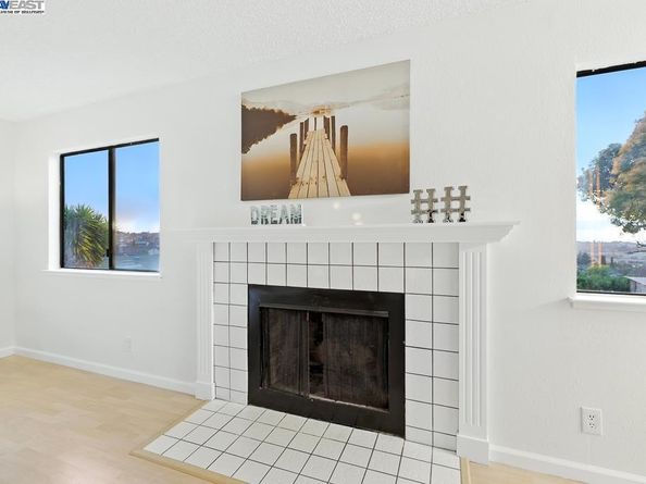 109 Oak Ct, Hercules CA 94547
