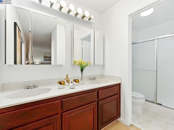 109 Oak Ct, Hercules CA 94547