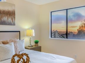 109 Oak Ct, Hercules CA 94547