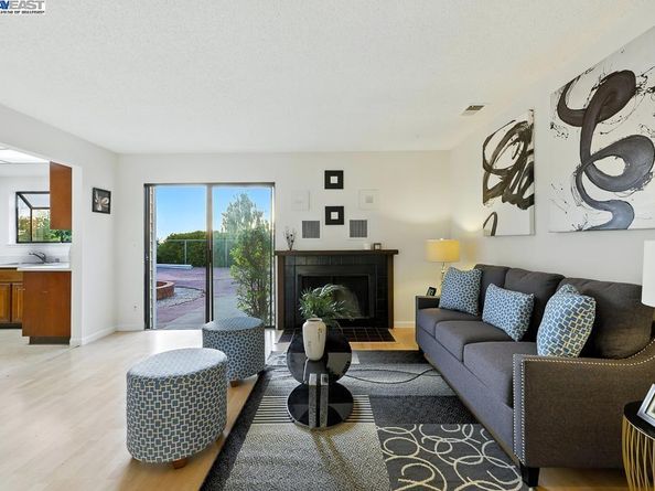 109 Oak Ct, Hercules CA 94547