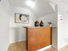 109 Oak Ct, Hercules CA 94547