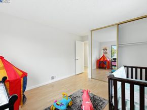 109 Oak Ct, Hercules CA 94547